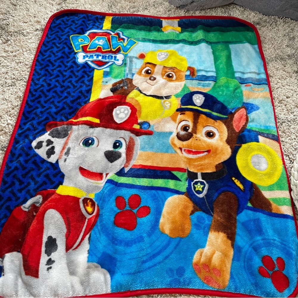 Paw Patrol Blue‎ and Red Plush Throw